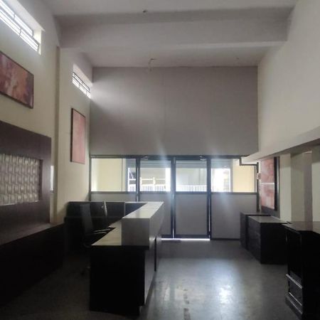 העיר בנגלור Abuzz Oxfordcaps Bannerghatta מראה חיצוני תמונה
